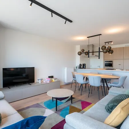 Stunning Dune Views - Light-filled Coastal Retreat * 오스텐드